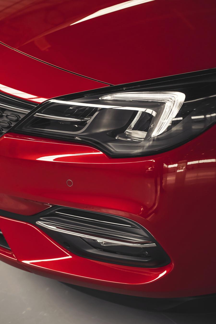 Детали экстерьера Vauxhall Astra 2019 года  (фото 15 из 40)